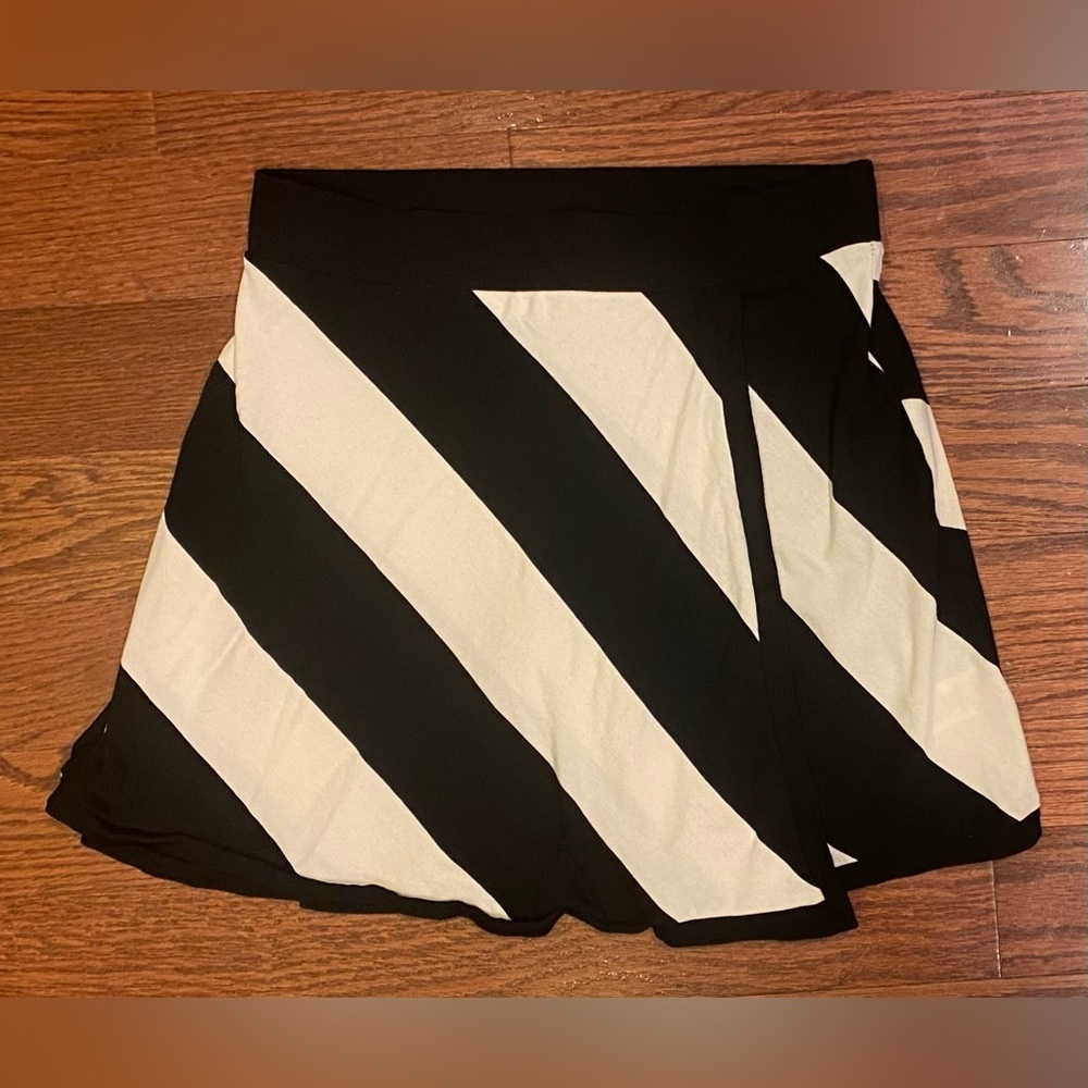 Dakini Skirt Skort Sz S/P Black Beige Striped Wrap Style